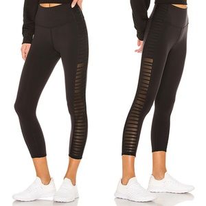 NWOT Alo Yoga High Waist Prism Capri In Black. Small